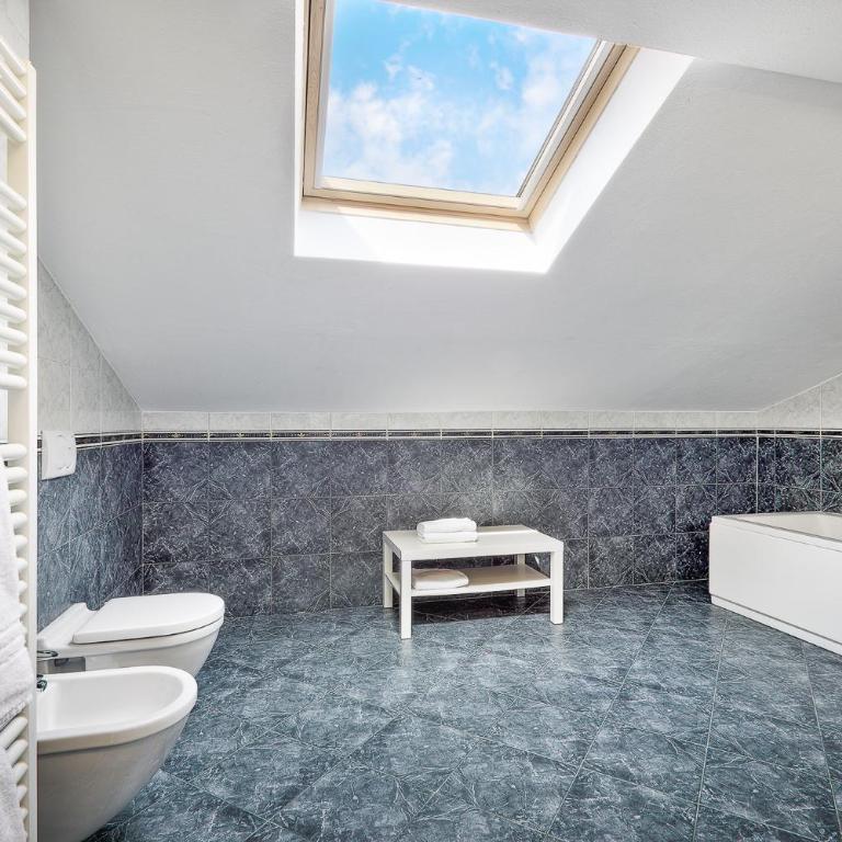 Attic in Como Center + Parking - Appartamento con 2 Camere da Letto - 13