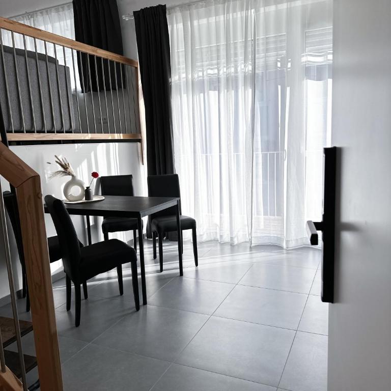 Grazora Living Apartments - Suite mit Kingsize-Bett und Balkon - 8