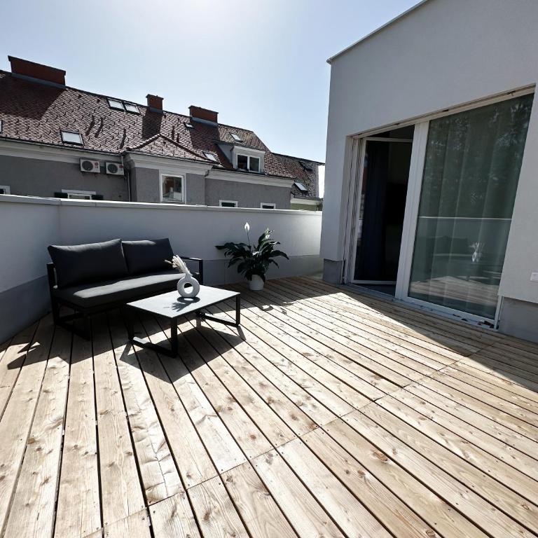 Grazora Living Apartments - Suite mit Kingsize-Bett und Balkon - 11