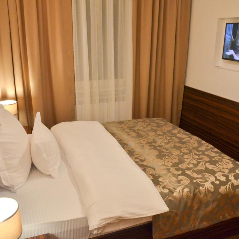 Hotel JET SET Pale - Double Room - 16