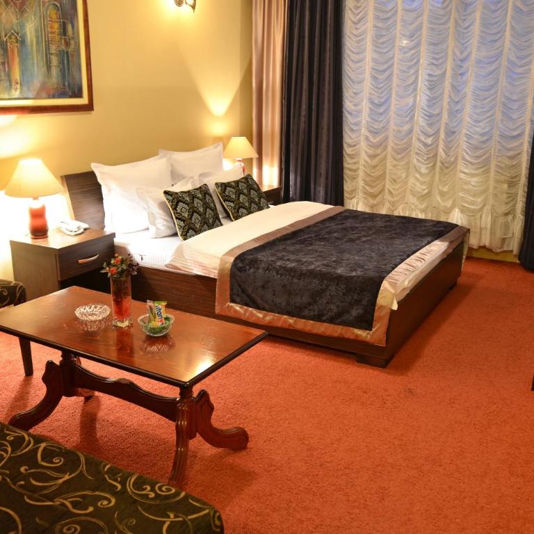 Hotel JET SET Pale - Double Room - 4