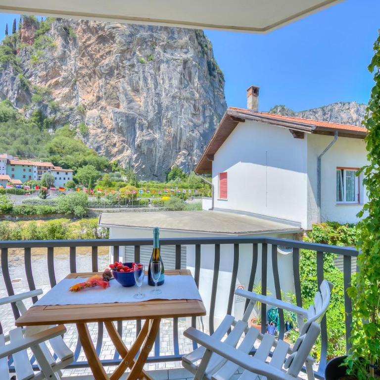 The Rock View - Happy Rentals - Apartment with Balcony - 1