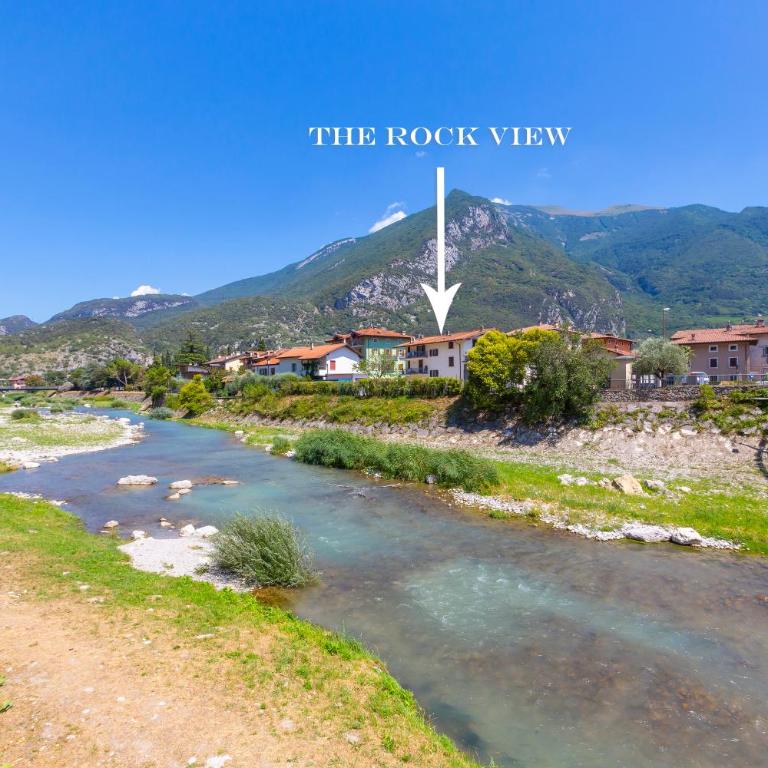 The Rock View - Happy Rentals - Apartment with Balcony - 2