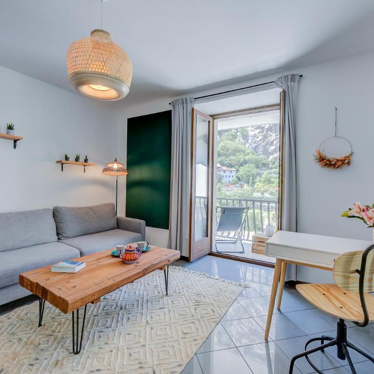 The Rock View - Happy Rentals - Apartment with Balcony - 12