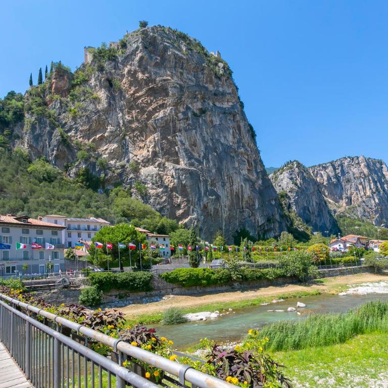 The Rock View - Happy Rentals - Apartment with Balcony - 22