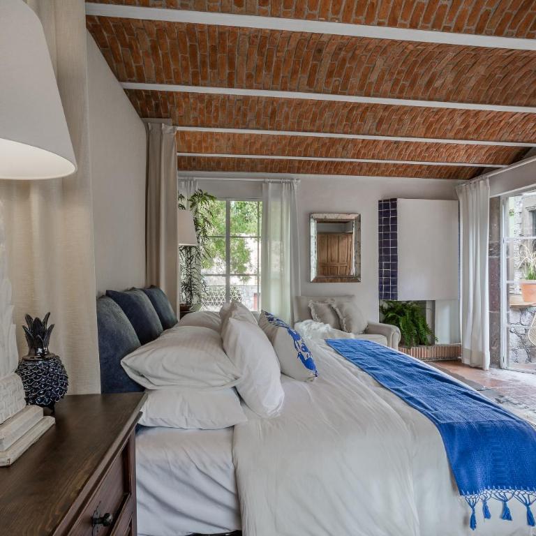 Casa Tranquilo, 4BR Home by Rosewood with Hot Tub - Villa - 13