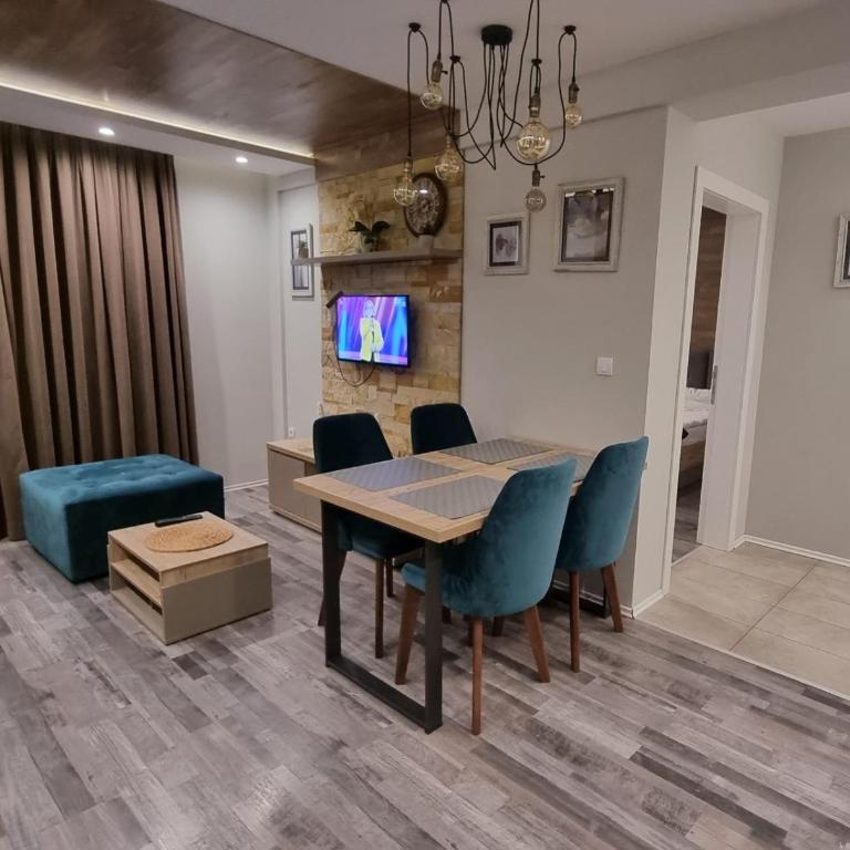 Apartman Premier 32 Milmari - One-Bedroom Apartment - 4