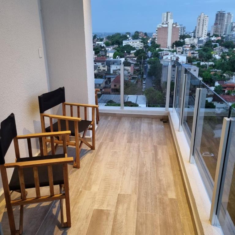 Departamento nuevo 2 habitaciones 2 baños y balcón 95m2 Piso alto sobre la costanera - Apartamento de 2 dormitorios - 20