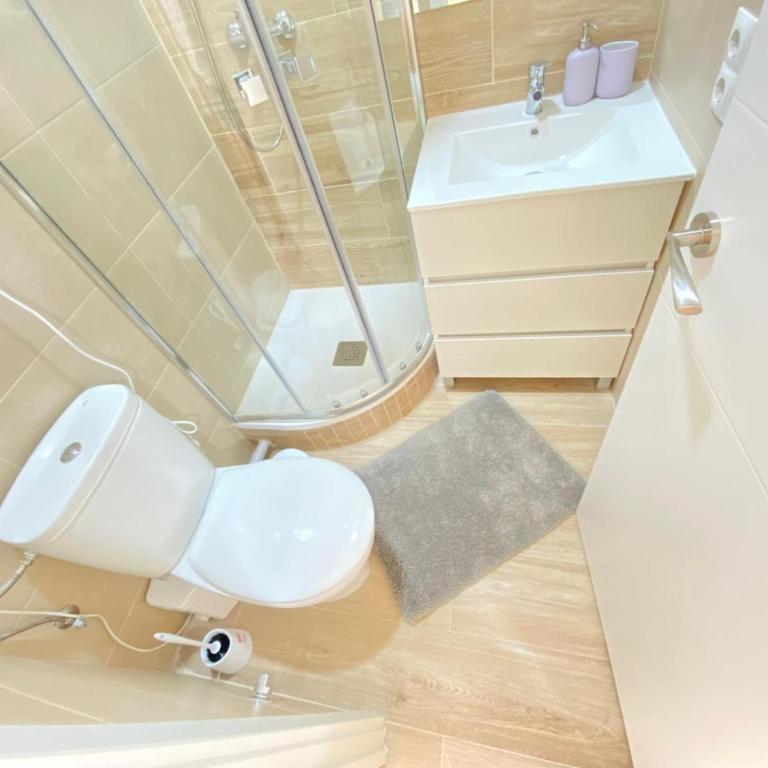 ESTUDIOS GRAN VÍA - One-Bedroom Apartment - 10