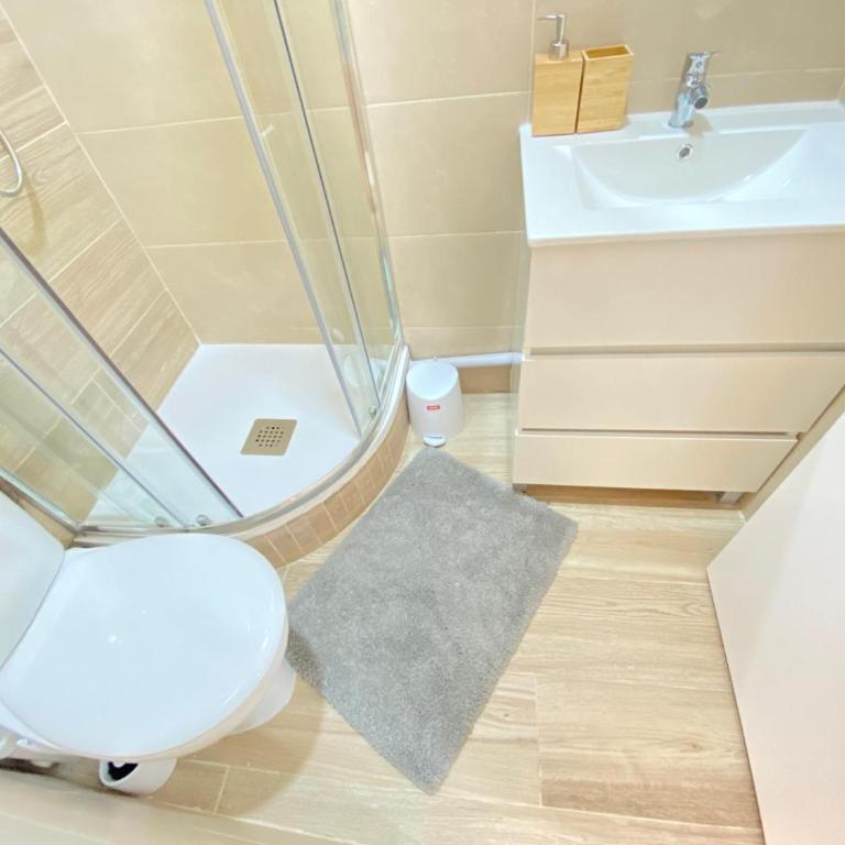 ESTUDIOS GRAN VÍA - One-Bedroom Apartment - 15