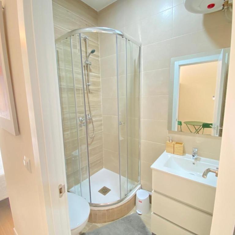 ESTUDIOS GRAN VÍA - One-Bedroom Apartment - 29