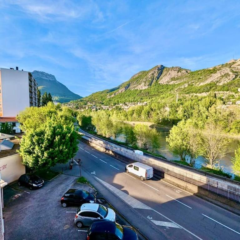 Pratique, Proche Gare & Petit Prix avec Parking - Appartement 2 Chambres - 9
