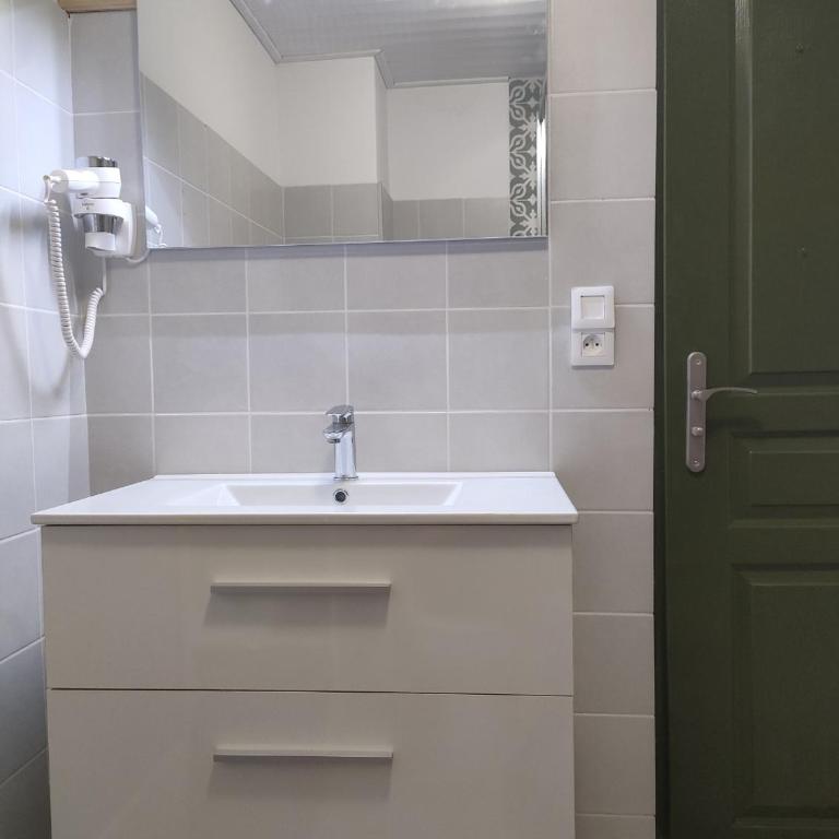 Le Cosy du Plongeoir - T2 neuf avec vue sur le lac de Serre Ponçon et grande terrasse avec jardin - Appartement 1 Chambre - 25