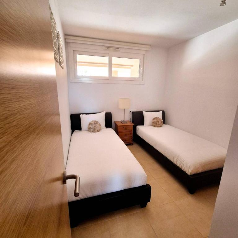 Thistle 2.0b - Two-Bedroom Apartment - 13