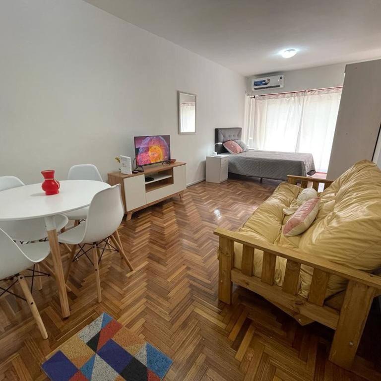 Charming Stay in the Heart of Buenos Aires 2 blocks away from Corrientes Avenue - Apartamento - 1