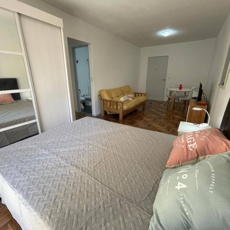 Charming Stay in the Heart of Buenos Aires 2 blocks away from Corrientes Avenue - Apartamento - 6