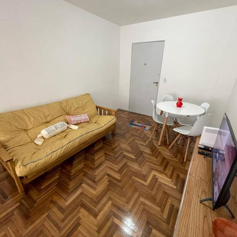 Charming Stay in the Heart of Buenos Aires 2 blocks away from Corrientes Avenue - Apartamento - 5
