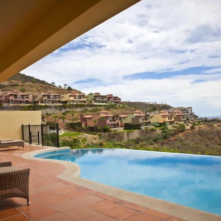 Amazing 3BR Villa Near the Sea in Cabo San Lucas - Villa - 1