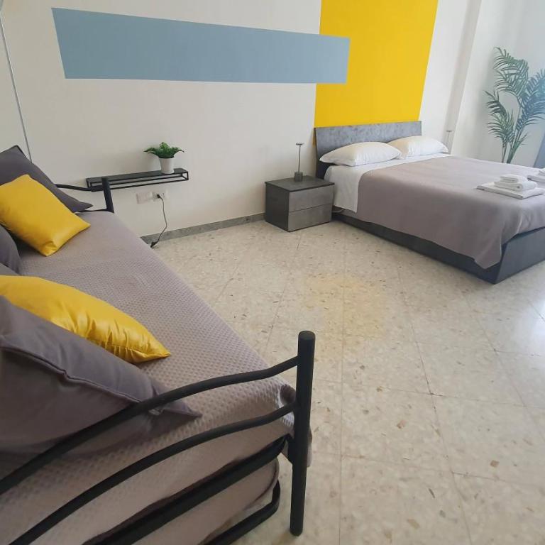 Limited Edition Guesthouse - Quadruple Room with Private Bathroom - 5