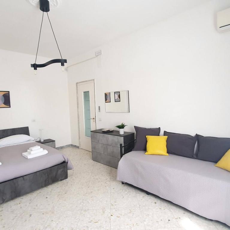 Limited Edition Guesthouse - Quadruple Room with Private Bathroom - 6