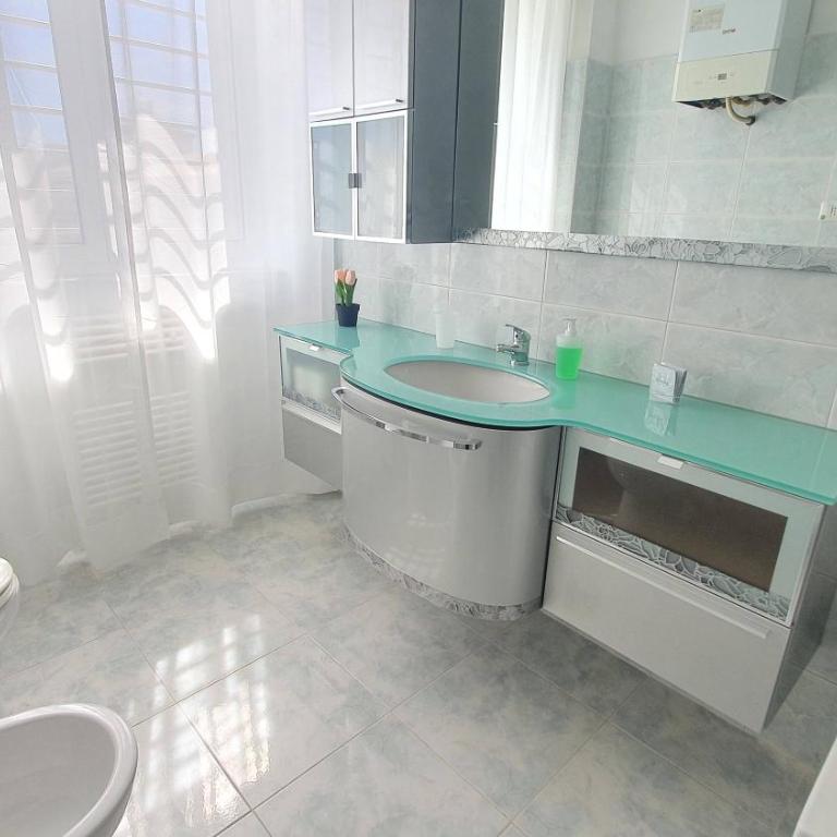 Limited Edition Guesthouse - Quadruple Room with Private Bathroom - 12
