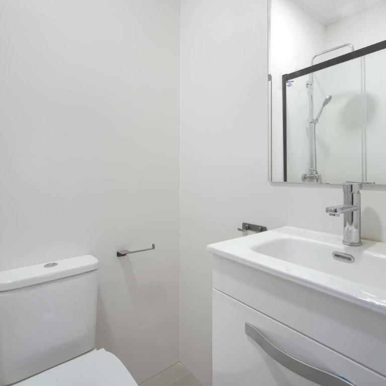 Con encanto y cerca de la playa - Two-Bedroom Apartment - 18