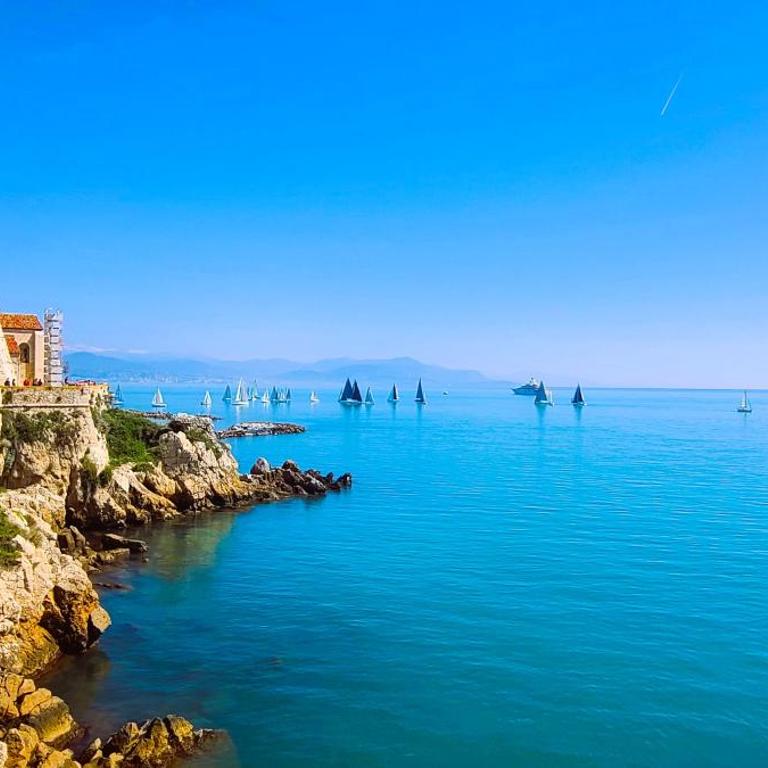 Luxe et charme Vieil Antibes 80m2 Clim Parking plages à pieds - Two-Bedroom Apartment - 1