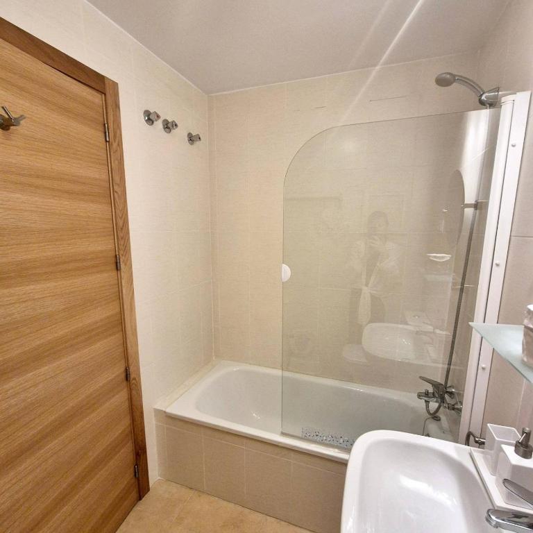 Thistle 2.0b - Two-Bedroom Apartment - 20