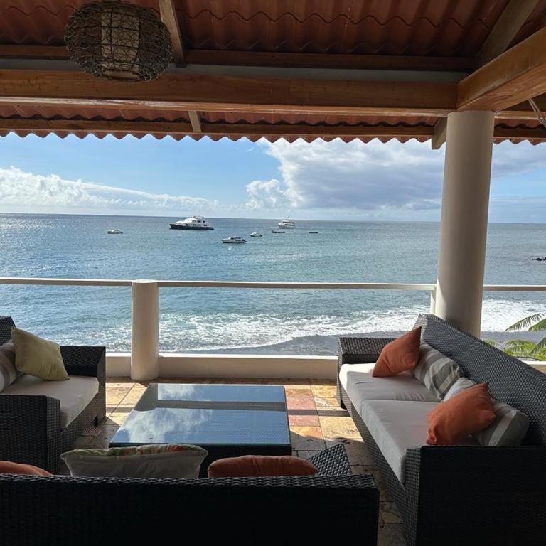 VILLA FLOREANA - King Room with Sea View - 2