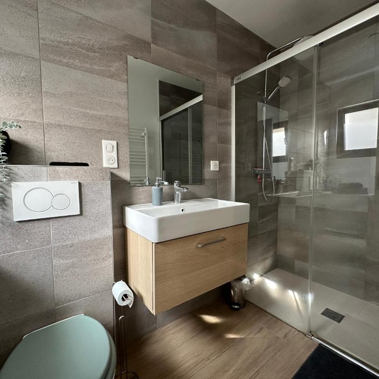 IMMEUBLE ST-PIERRE - GARE 10min - HORTILLONNAGES 5min - WIFI - TV HD - Apartamento con terraza - 13