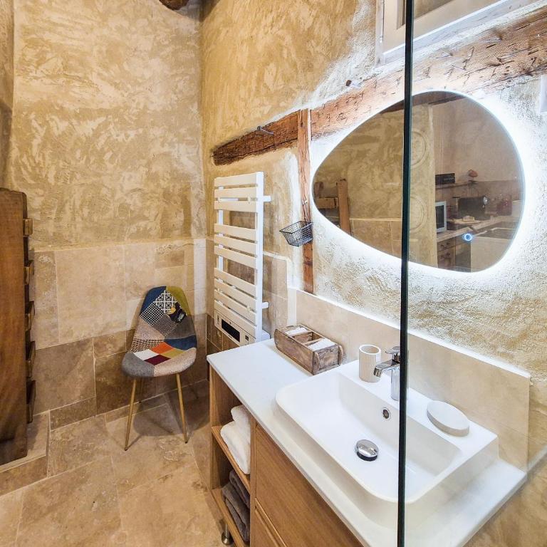 Au Lys rose - One-Bedroom Apartment - 13