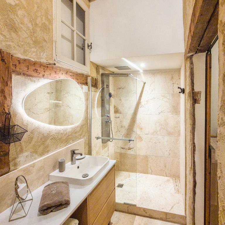 Au Lys rose - One-Bedroom Apartment - 14