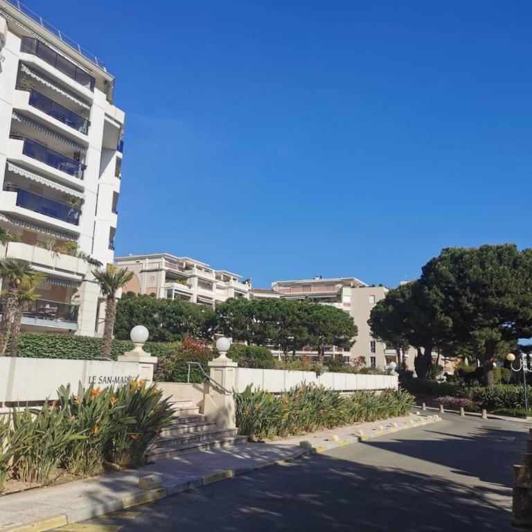 Appartement privé à 50 m de la mer, résidence avec piscine - Appartement 1 Chambre - 9