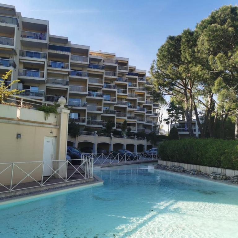 Appartement privé à 50 m de la mer, résidence avec piscine - Appartement 1 Chambre - 11