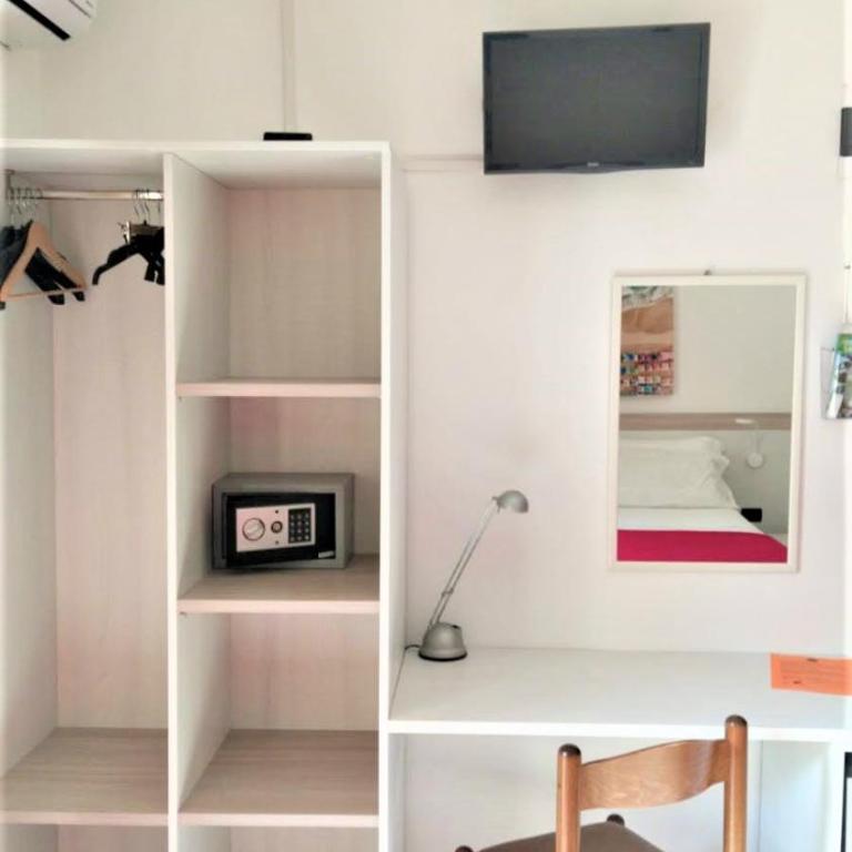 Hotel Ciao Bed & Breakfast - Camera Matrimoniale con Balcone - 16