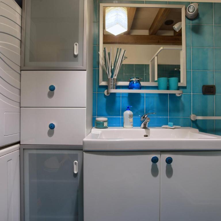 ampio loft con AC, wi-fi e posto biciclette a 50 metri dal mare - Appartamento con 1 Camera da Letto - 11
