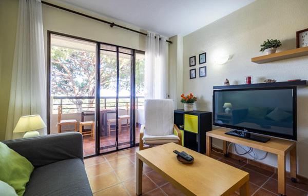 Piso Playa Costabella - Two-Bedroom Apartment - 10