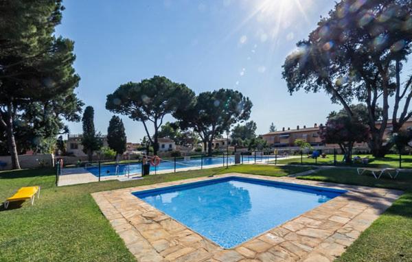 Piso Playa Costabella - Two-Bedroom Apartment - 13