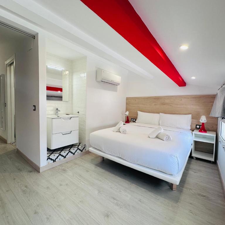 Rainbow Apartments BY BLAUSITGES - Apartamento Ático - 11