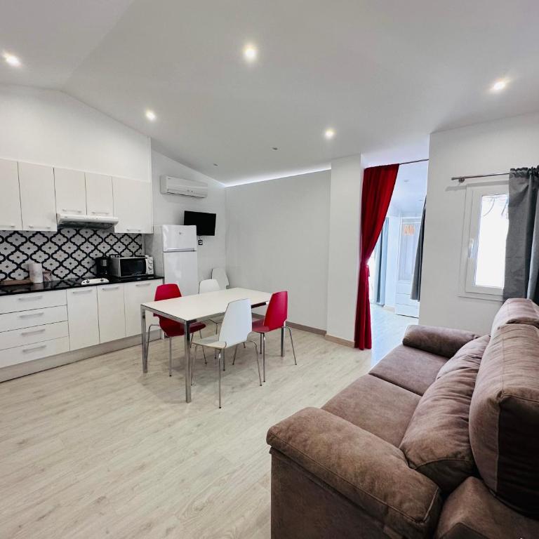 Rainbow Apartments BY BLAUSITGES - Apartamento Ático - 3