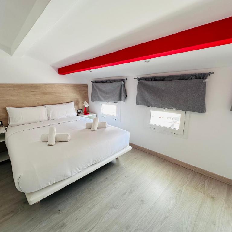 Rainbow Apartments BY BLAUSITGES - Apartamento Ático - 5