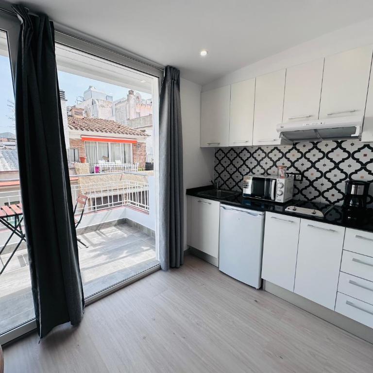 Rainbow Apartments BY BLAUSITGES - Apartamento Estudio con vistas al mar - 8