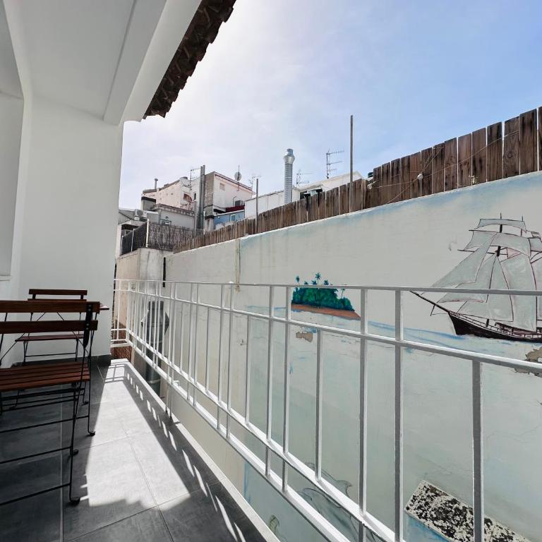 Rainbow Apartments BY BLAUSITGES - Apartamento con balcón - 8