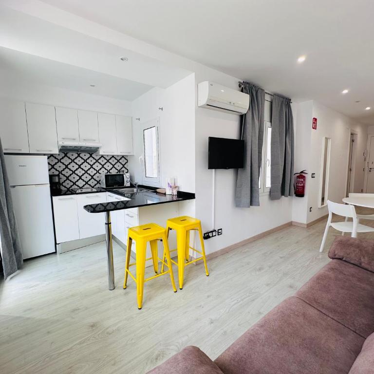 Rainbow Apartments BY BLAUSITGES - Apartamento con balcón - 4