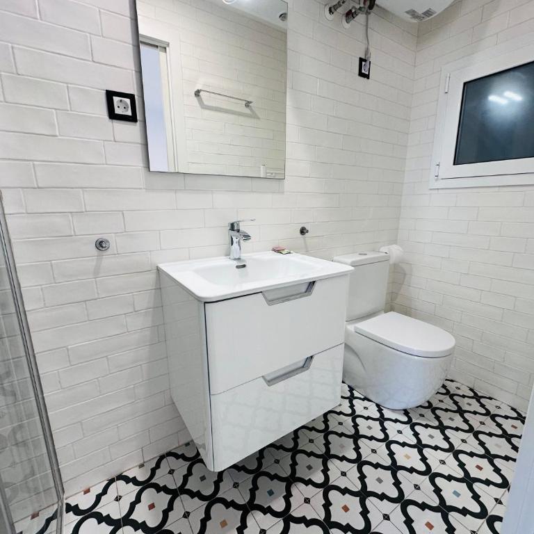 Rainbow Apartments BY BLAUSITGES - Apartamento Estudio con balcón - 2