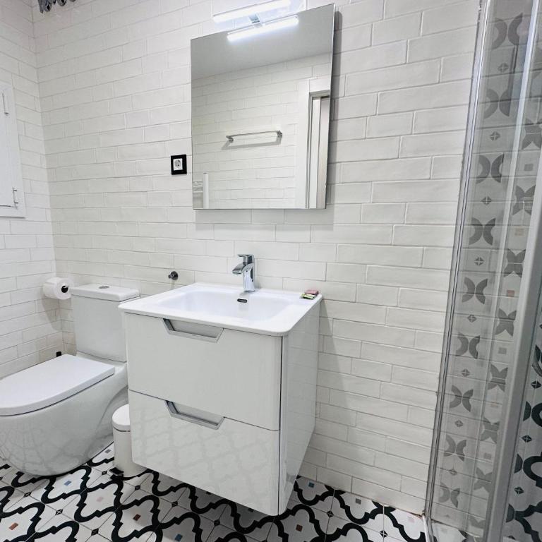 Rainbow Apartments BY BLAUSITGES - Apartamento de 1 dormitorio con balcón - 5