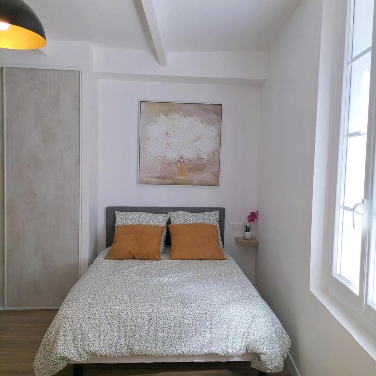 Studio balcon, intra muros, climatisé avec Wifi - One-Bedroom Apartment - 6