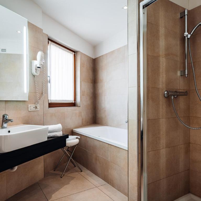 Hotel Villa Madruzzo - Junior Suite con Vasca Idromassaggio - 5