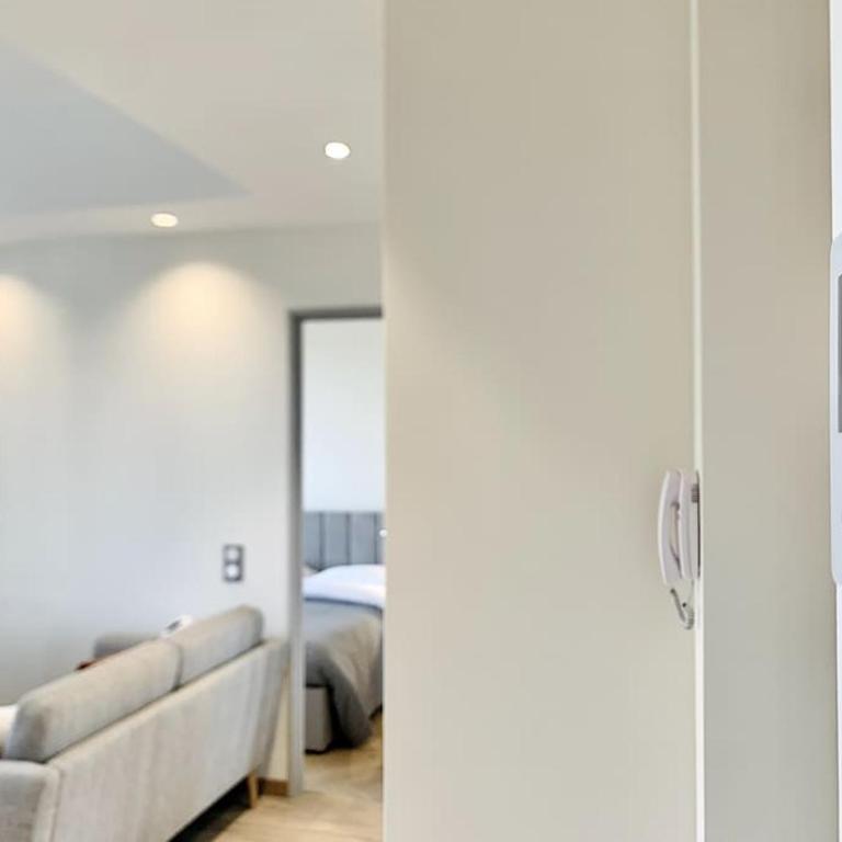 Bright, newly renovated apartment - Appartement 2 Chambres - 40
