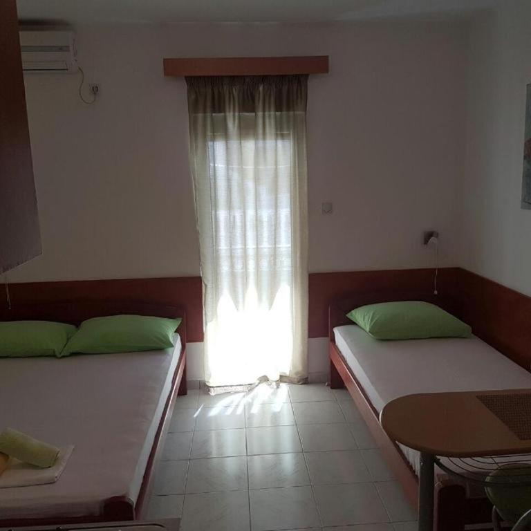 Apartments Bonus - Studio sa Balkonom - 2